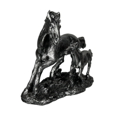 Hest med f�l Silver Dark