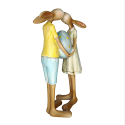 P�skehare st�r og kysser