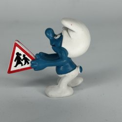 Sm�lf med skilt Trafikoversk�ring - Schleich Patineret 