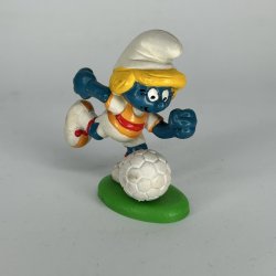 Fodbold Sm�lfine p� Gr�s - Schleich Patineret 