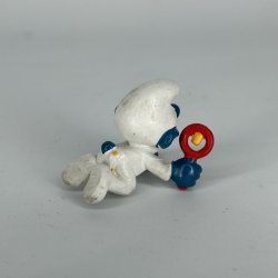 Baby Sm�lf Hvid med Rangle - Schleich Patineret 